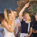 (Video) Pojavio se snimak sa slavlja: Jelena, Dijana i Srđan Đoković se nisu odvajali! Potez snajke i svekrve oduševio…