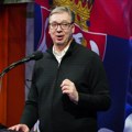 Vučić se obraća građanima na skupu u Požarevcu