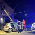 Prve slike nesreće u kojoj je poginula devojčica (16) u Dobanovcima: Ona upravljala vozilom, pa udarila u stub: Povređena…