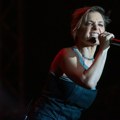 Prkosna i oslobođena stega: Ko je Gala, pevačica koja je na EXIT-u rekla „Pumpaj bre“?