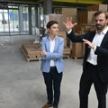 Brnabić sa Henrahanom obišla Ložionicu, centar kreativnih industrija i inovacija