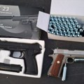 Nova zaplena oružja na Gostunu, pronađena dva gasna pištolja i municija