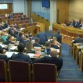 Predlog o uvođenju srpske trobojke kao državne zastave u Crnoj Gori: Skupština rekla "ne" inicijativi DNP-a