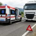 Vozač saniteta ZC Vranje teško povređen tokom transporta deteta za Niš
