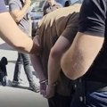 Policija pronašla oružje i municiju u automobilu, vozač uhapšen