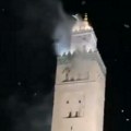 Ljudi panično bežali: Snimljen trenutak kada se džamija stara 850 godina zaljuljala zbog jakog zemljotresa u Maroku(video)