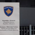 Priština nastavila sa postavljanjem zastava i simbola u severnom delu Kosovske Mitrovice (FOTO)