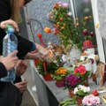 Vučić položio cveće u Ribnikaru na godišnjicu ubistva devet učenika i čuvara