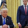 Raskol u Vašingtonu? Tramp nije znao da Pentagon obustavlja isporuke oružja Kijevu