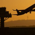 Pokušaj upada u pilotsku kabinu aviona na letu Lion-Porto