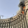 Najveći ruski vazdušni napad od početka rata: Zapaljena zgrada vlade, poginula žena sa bebom