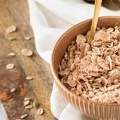Recept za „lenja creva“: Zdrava kaša od suvih šljiva, jabuke i ovsenih pahuljica koja pokreće probavu Iz ugla web urednice…