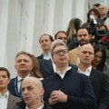 Vučić zaposlenima u data centru: "Svi ćete u aps" ako budu izgubljeni pohranjeni podaci, kao što se letos desilo u katastru i…