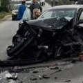 Jedno auto sletelo s puta, drugom hauba smrskana: Težak sudar kod Paraćina: Na terenu vatrogasci (foto)