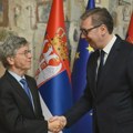 Vučić sa Džefrijem Saksom o predstojećim dešavanjima u svetu