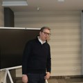 "Situacija je neizvesna" Vučić u štabu SNS-a gde će se obratiti u 22 sata, evo ko je još tu od naprednjaka