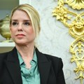 Portret Pam Bondi završio u smeću FOTO
