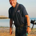 Zlato posle 20 godina i 1.000 pokušaja. Penzioner na plaži pronašao blago kao iz Pirata sa Kariba (foto)