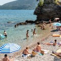 Sutomore samo par sati dnevno ima vodu, turisti prete odlaskom