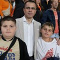 Milićević sa srpskom decom iz Severne Makedonije gledao utakmicu u Ajndhovenu