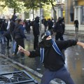 Rama ponovo postavio stolice koje su studenti polomili: Dođite na dijalog
