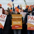 Mlađi lekari u Engleskoj najavili petodnevi štrajk od 24. do 28. februara