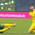 Užasne scene u Hrvatskoj: Golman se srušio posle duela sa fudbalerom iz Srbije, vadili mu jezik