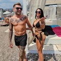 Maja i Stanislav napravili pometnju na plaži: Skinuli se, a ljudi pohrlili da se slikaju sa njima! On spominje prelazak u novi…