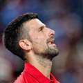 Đoković - Siner uživo: Novak se razigrao, pa stao, Italijan opet dominira!