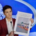 Brnabić: Pri ulasku u blokirani SKC posetioci morali da obrišu noge zastavom Srbije