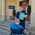 Majka dečaka obolelog od SMA traži izmenu odluke o ličnom pratiocu: „Ne tražim privilegije, već pravo“