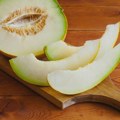 Najzdravije voće za letnje vrućine - priprema kožu za sunce i čuva ravan stomak