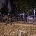Novosađaninu policija polomila ruku kod DIF-a: „Šutirali me i prskali biber-sprejom dok sam ležao na zemlji“