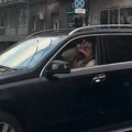 FOTO Dejan Tomašević vozio džip sa američkim tablicama na SNS skupu protiv blokada