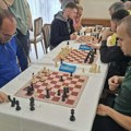 Veliki odziv na prvom memorijalu „Vladimir Deže“ u Beočinu: Trijumf FIDE majstora Vuka Savanovića
