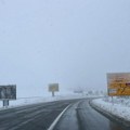 Sneg zavejao istok i jug Srbije: Na ovim putevima je veoma opasno, sneg do 5 cm