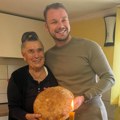 "Česnicu je pravila baka" Draško Stanivuković sve raznežio slikom na Božić: Pokazao prazničnu trpezu, pa se ovako obratio…