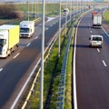Alarm na auto-putu! Curi gas iz prikolice kamiona: Saobraćaj obustavljen zbog opasnosti od eksplozije