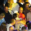 Ceca u transu zbog sina Veljka! Pogledajte kako je ponosna majka proslavila njegovu pobedu, bacila se u zagrljaj snajki i…