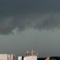 Nevreme pokosilo Sloveniju: Krov odleteo sa zgrade, vetar čupao stabla, stižu još jače oluje