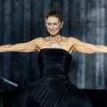 Suze i ovacije u Parizu: Selin Dion se vratila na scenu posle šest godina borbe