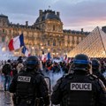 Pariz pod strogim merama, Francuska se sprema za nove proteste: Policijski čas do ponedeljka, zatvaraju se Luvr i drugi muzeji