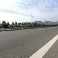 Pristupna saobraćajnica od autoputa do aerodroma Nikola Tesla postaje državni put - Uklanja se divlji parking