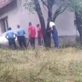 Migrant pucao i bacio bombe na meštane i policiju u nevesinjskom selu