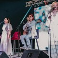 Trg ispunjen muzikom i čašom vina: "Frajle" zablistale u Čačku i proslavile 16 godina karijere (foto)