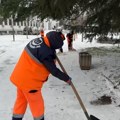 JKP Mediana: Niške ulice i trotoari potpuno prohodni, u toku radovi na uklanjanju leda. Na terenu 200 radnika sa lopatama