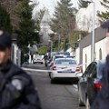 Određen pritvor trojici osumnjičenih da su bacili bombu na kuću poznatog pevača