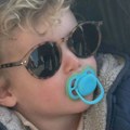 Mali Isaija je pravi šmeker od malih nogu! Uz lokne nosi tigraste naočare, slika Cecinog unuka raznežila sve