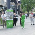 Forum mladih SDP obeležio 11. maj deljenjem simboličnih poklona u Novom Pazaru