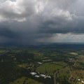 Katastrofalno nevreme čupa drveće: Ulice prestonice poplavljene, izlila se kanalizacija, na nebu pojava nalik tornadu…